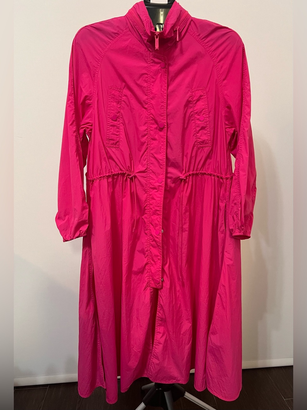 BCBGMAXAZRIA Fuchsia Packable Hooded Raincoat Windbreaker Size S